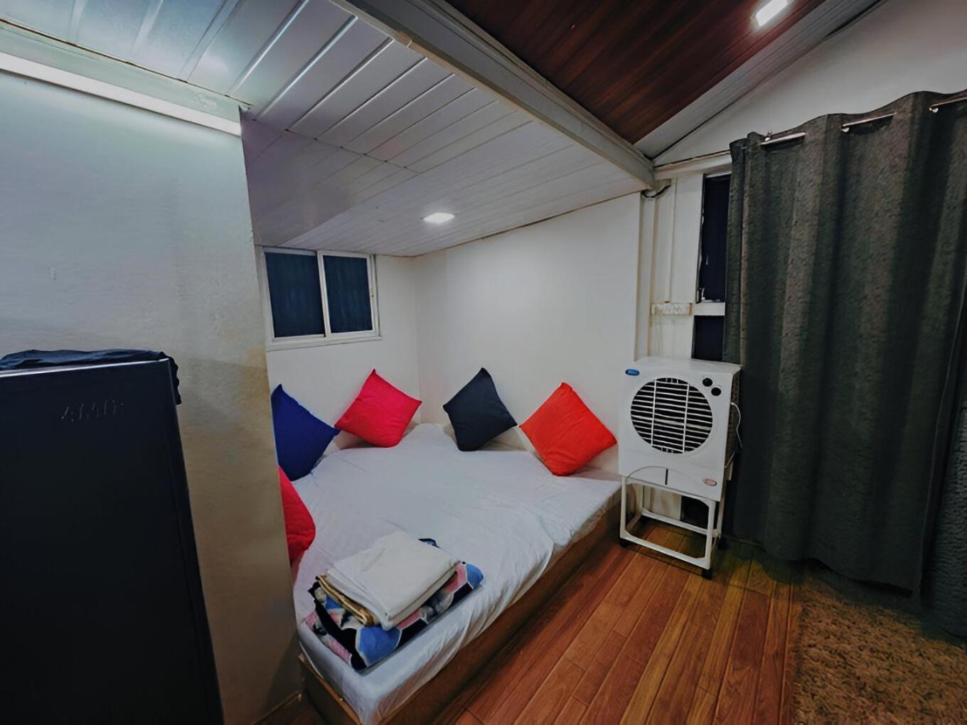 Forrest Homestay Villa Bhor Bagian luar foto